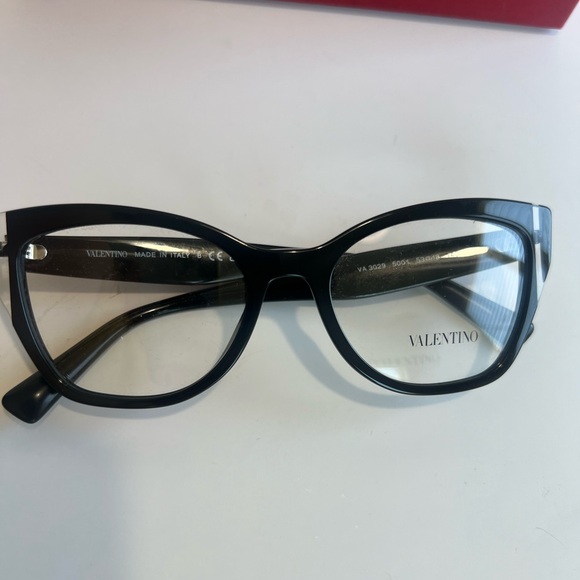 Valentino priscripcion eyeglasses
Cat-Eye black - Picture 2 of 16